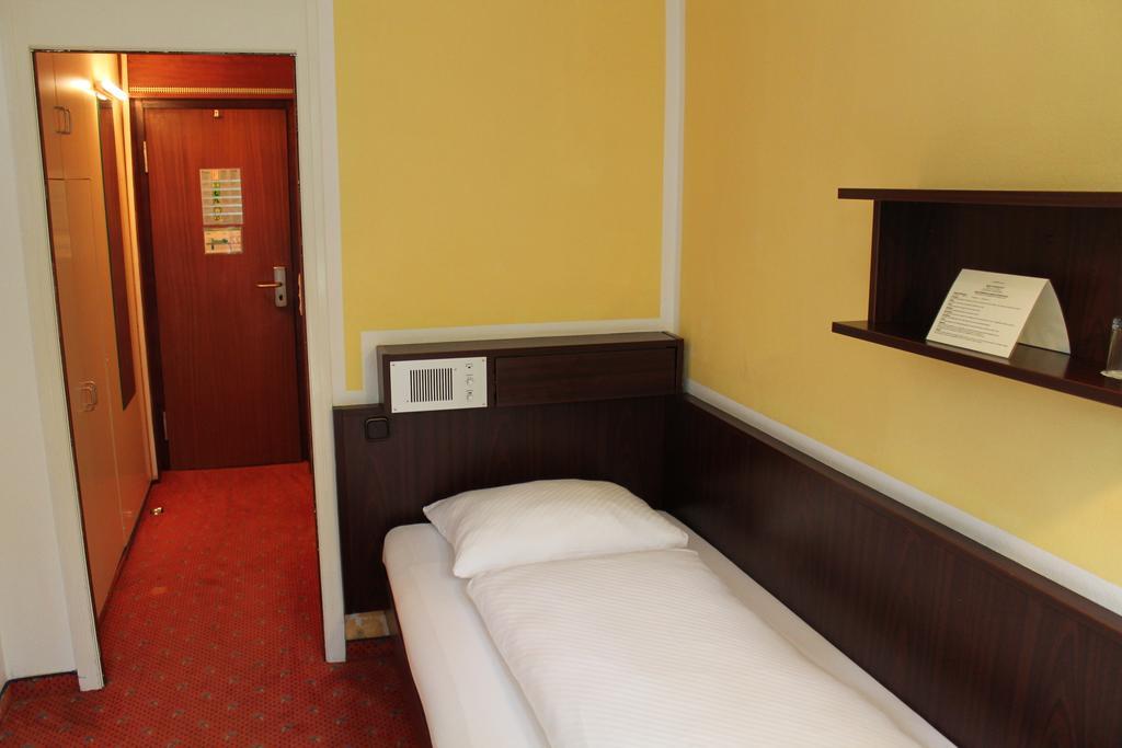 Berghotel Hamburg Blick Bagian luar foto